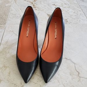 Via Spiga Black Leather Pointed Toe Pump- size 4.5